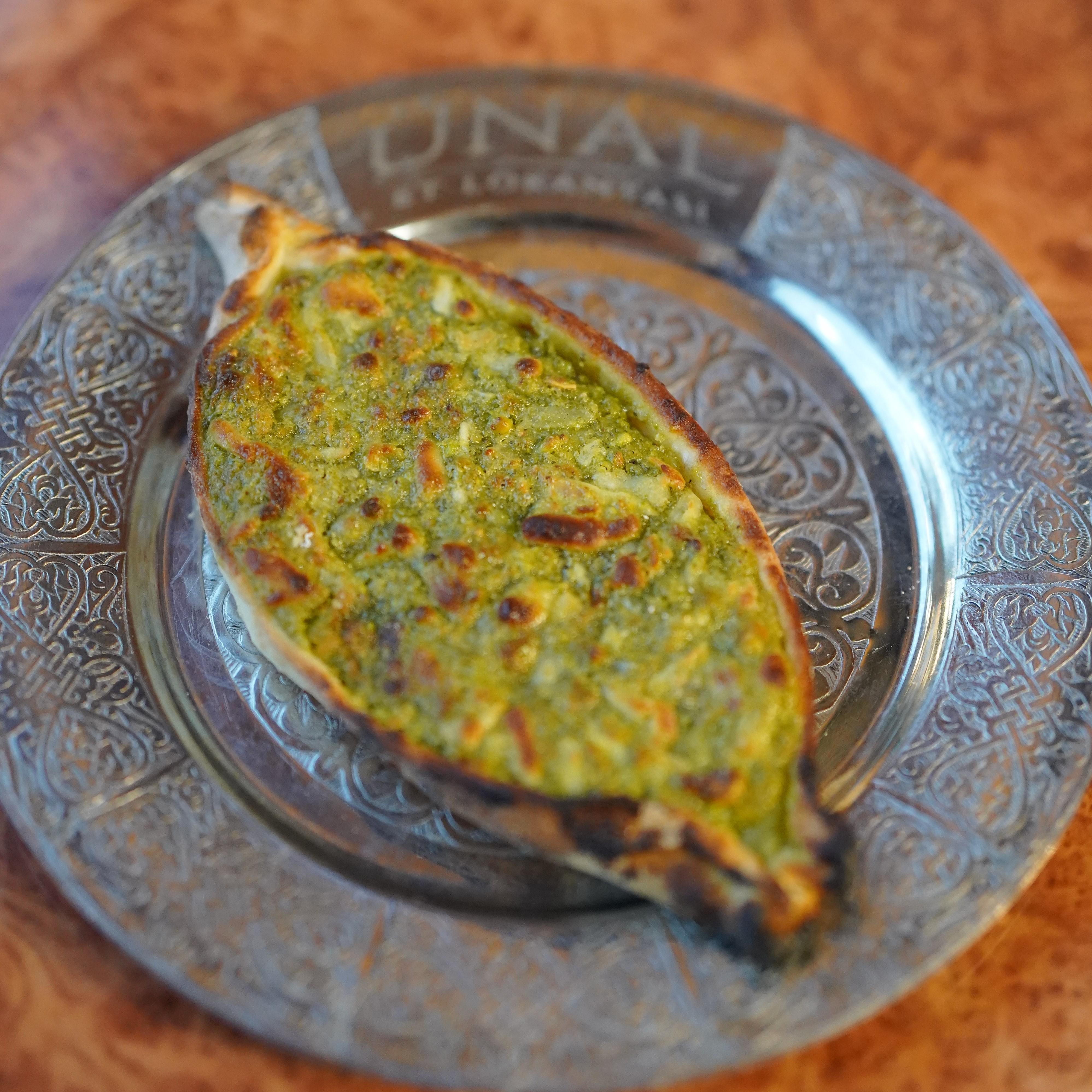 Fıstıklı Börek