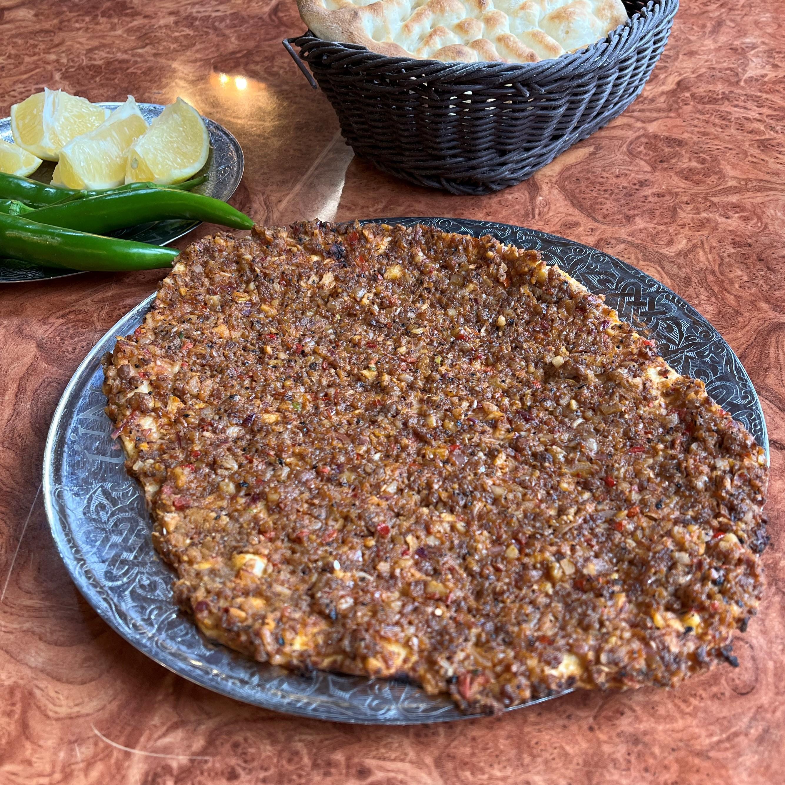 Soğanlı Lahmacun