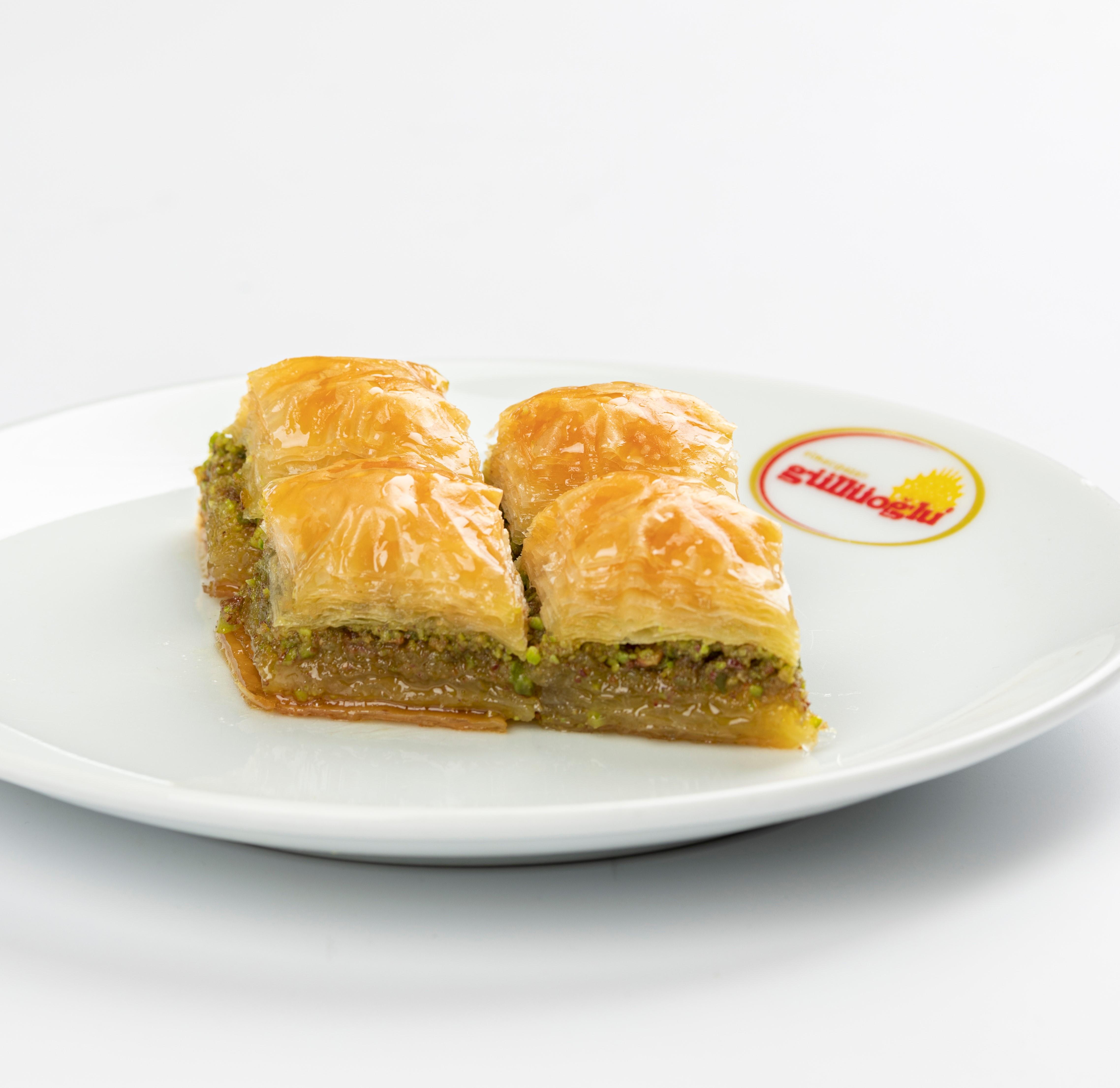 Fıstıklı Yaş Baklava