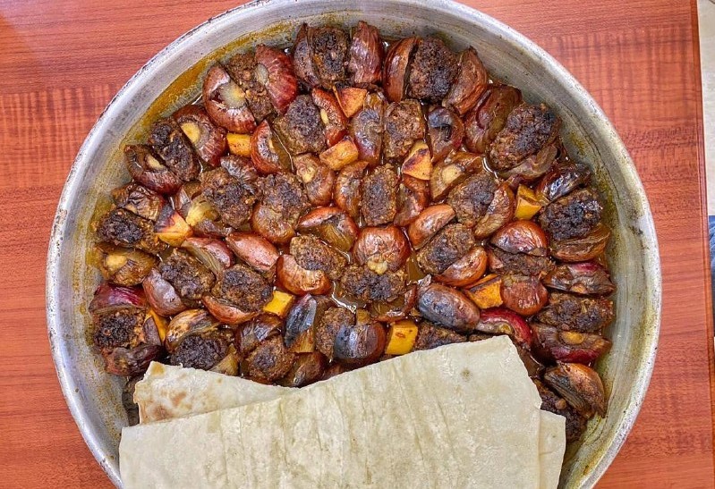 Tepsi Soğan Kebabı